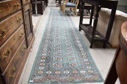 A modern carpet runner , approx. 485cm x 80cm