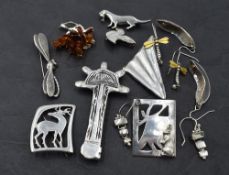 A selection of HM silver and white metal jewellery stamped 925/silver including Baltic amber