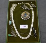 A selection of Hm silver and white metal jewellery including collarette necklace, cross pendant,