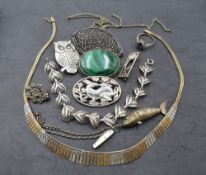 A selection of white metal HM silver jewellery including malachite brooch, gold plated collarette