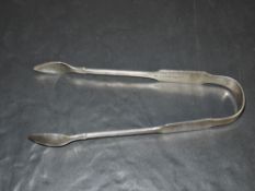 A pair of Victorian Irish silver sugar tongs of plain fiddle back form, Dublin 1854, James R