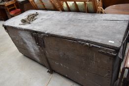 Am impressive 17th Century oak grain bin/kist, width approx. 172cm, metal lock , no clasp