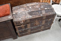 An antique trunk,AF.