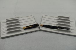 A Parker Slimfold fountain pen in black with single decorative band to cap with Parker 5 nib. Approx