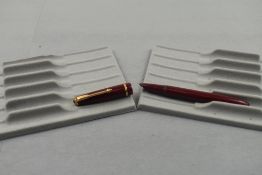 A Parker Lady Duofold fountain pen in red with single decorative band to cap. Approx 10.6cm