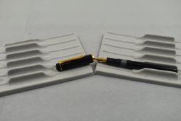 A Pelikan Visofill fountain pen in black having Pelikan 15 nib. Approx 12.2cm