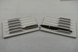 A Parker 51 in burgundy with steel cap. Approx 13.7cm