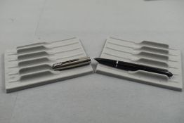 A Parker 51 in black with steel cap. Approx 13.7cm