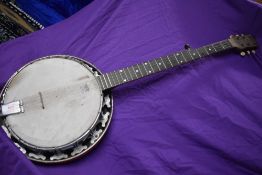 A traditional 5 string banjo