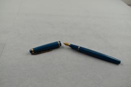 A De La Rue Onoto K3 cartridge fountain pen in green with single broad band to cap having Onoto 3