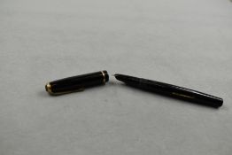 A Wyvern 104 leverfill fountain pen in black with single band to the cap. Approx 13cm