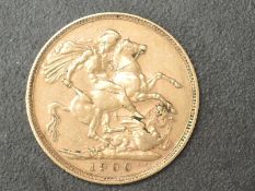 A Queen Victoria 1900 Old Head Gold Sovereign, Royal Mint
