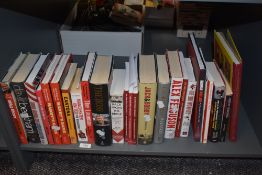 Football. Manchester United and related. Histories and biographies. (25)
