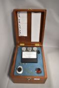 A cased Oxygen Percentage Gauge by the Lakes Instrument Co ltd, Windermere