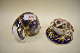 A Royal Crown Derby Badger study having gold stopper and a frog, no stopper.