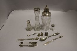 A selection of HM silver items including fish cutlery with rose design and similar snuff spoon,