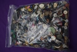 Over one Kg of vintage and antique buttons, mixed styles, sizes and colours.