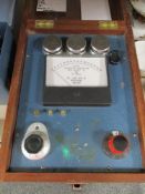 A cased Oxygen Percentage Gauge by the Lakes Instrument Co ltd, Windermere