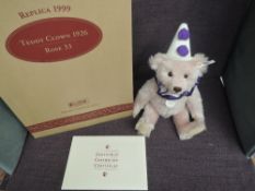 A Limited Edition Steiff Bear, Teddy Clown 1926 Rose 33, 407260, 1169/5000, white tag, certificate