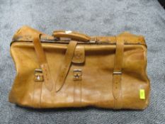 A 20th century tan leather Gladstone style carry bag