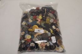 Over one Kg of vintage and antique buttons, mixed styles, sizes and colours.