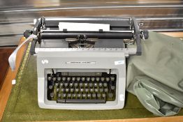 A vintage Underwood Typemaster typewriter