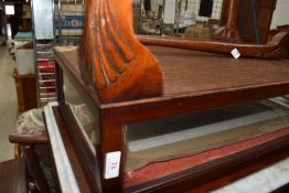 An early 20th Century mahogany bijouterie table, AF, legs loose
