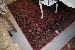 A traditional Persian rug, approx. 190 x 127cm