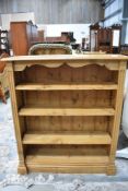 A natural pine bookshelf, width approx. 99cm