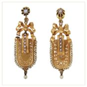 PAIRE DE PENDANTS D'OREILLES ANCIENS
