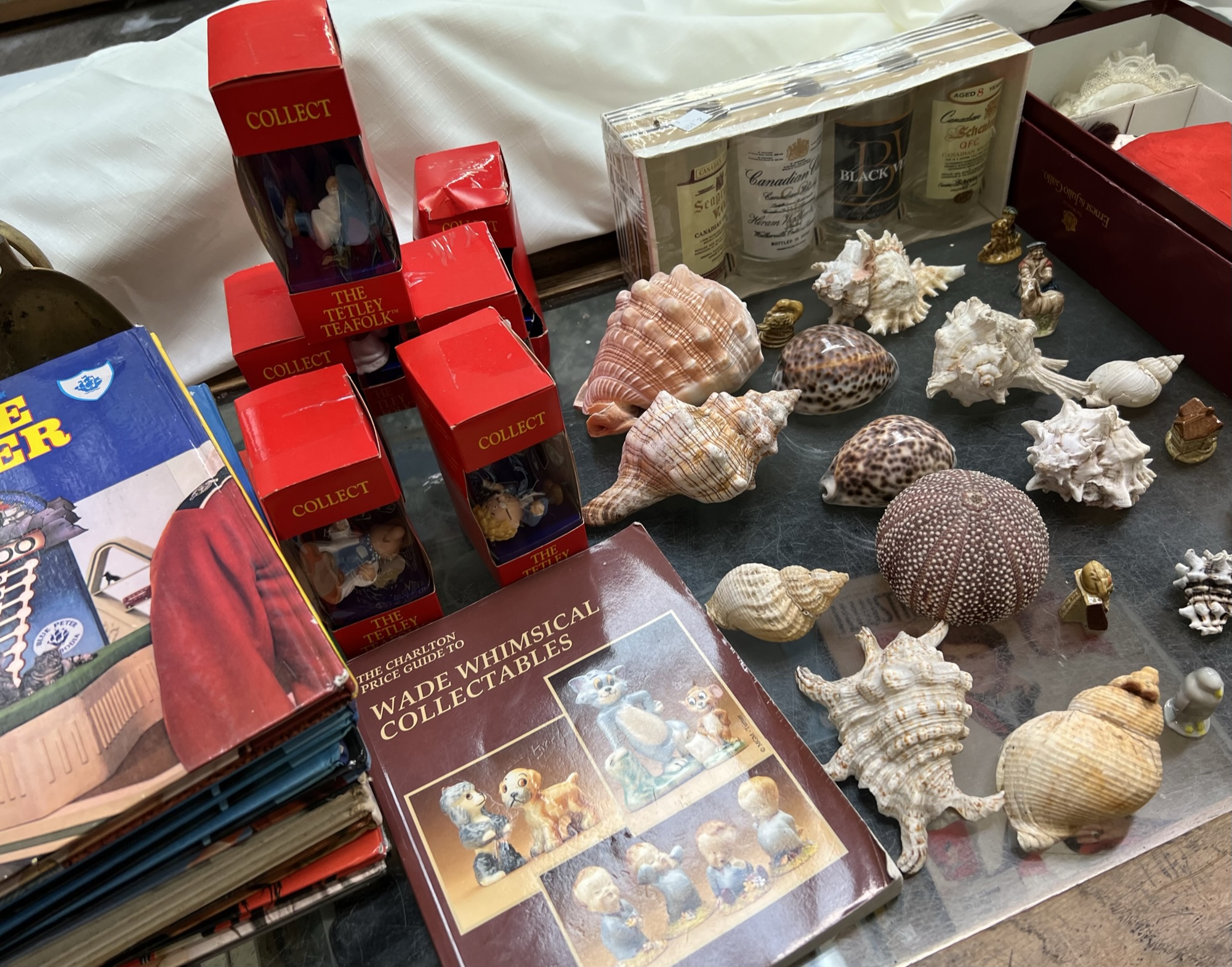 Wade Whimsies, together with Tetley teafolk, shells, blue peter annuals, glasses, - Image 3 of 3