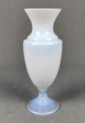Opalinglas Vase 1930er Jahre