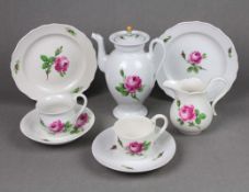 Meissen 8 Biedermeierteile *Rote Rose*