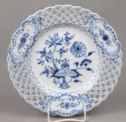 Meissen *Zwiebelmuster* Teller mit Geflechtrand