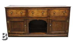 George III Kennel Dresser Base