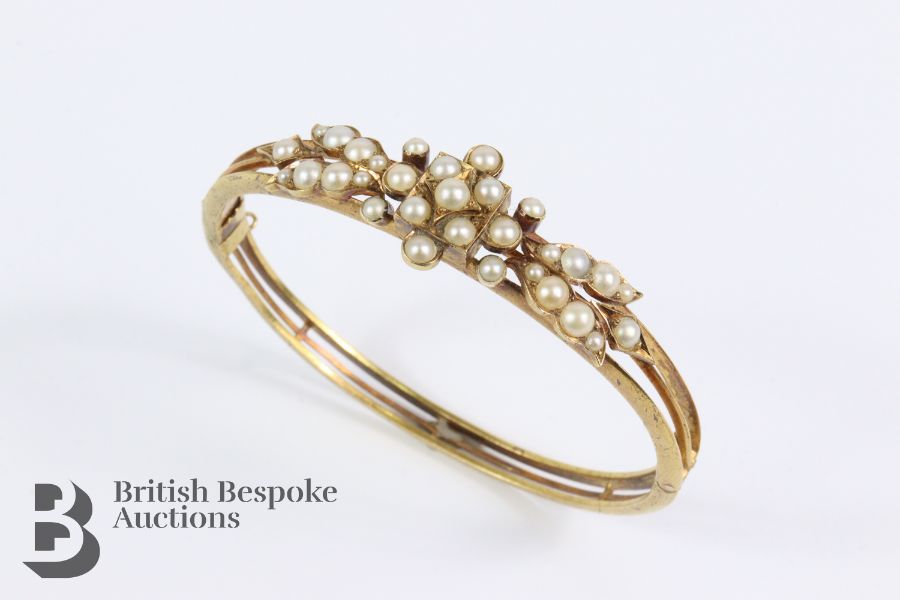 Edwardian 14/15ct Gold Pearl Bangle - Image 3 of 5