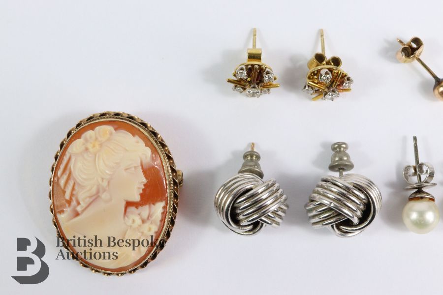 Miscellaneous Earrings - Image 2 of 3