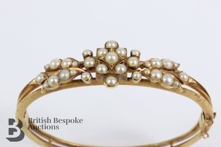 Edwardian 14/15ct Gold Pearl Bangle - Image 4 of 5