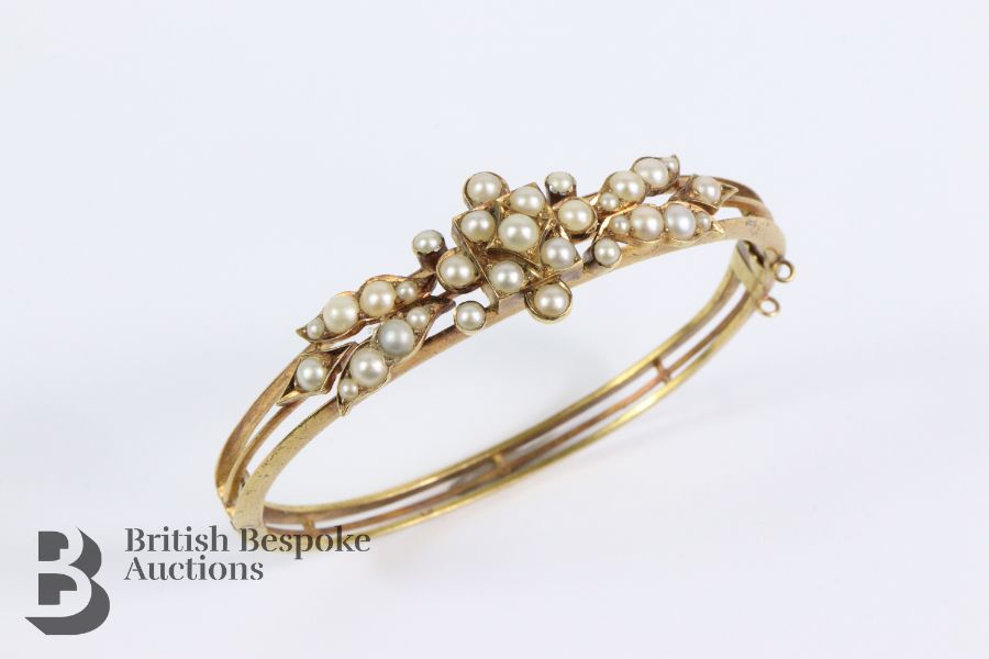 Edwardian 14/15ct Gold Pearl Bangle - Image 2 of 5