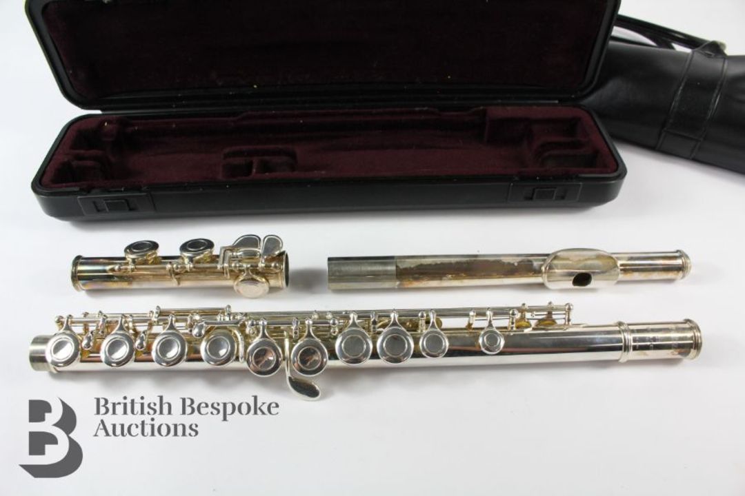 Yamaha 211 Flute - Image 4 of 5