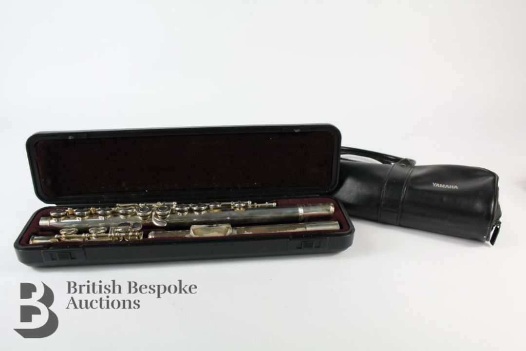 Yamaha 211 Flute - Image 1 of 5