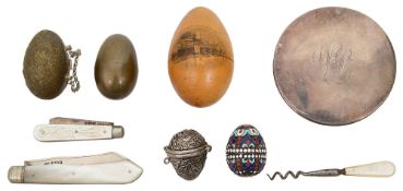 A collection of vertu to include thimble cases and sewing etuis