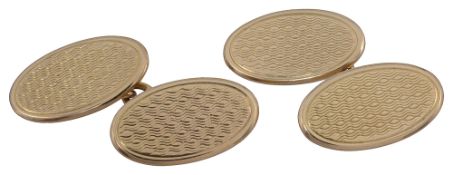 A pair of 9ct gold cufflinks