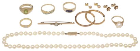 An 18ct diamond ring, 9ct pearls and others