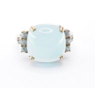 9CT GOLD & BLUE STONE DRESS RING