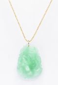 18CT GOLD & JADE PENDNAT NECKLACE