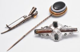 9CT GOLD & AGATE STICK PIN WITH SCOTTISH KILT PIN - CELTIC CROSS