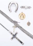 ASSORTENT OF VICTORIAN & LATER JEWELLERY