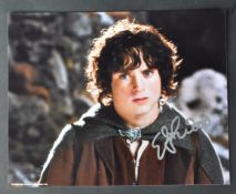 THE LORD OF THE RINGS - ELIJAH WOOD - SIGNED 8X10