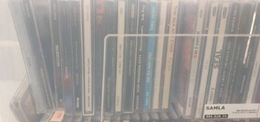 LARGE COLLECTION OF APPROXIMATELY 200 MUSIC CD'S